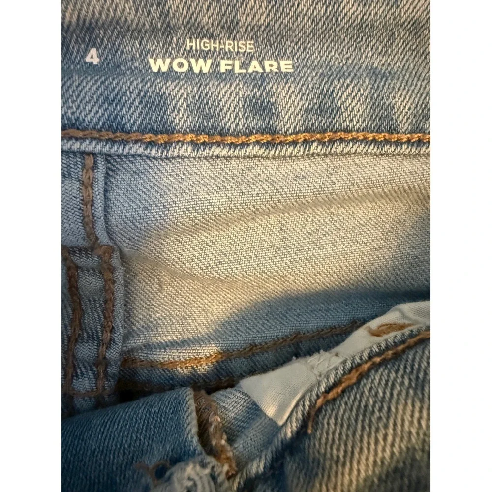 Old Navy High-Rise‎ Wow Flare Jeans Light Wash Size 4 Women's Denim